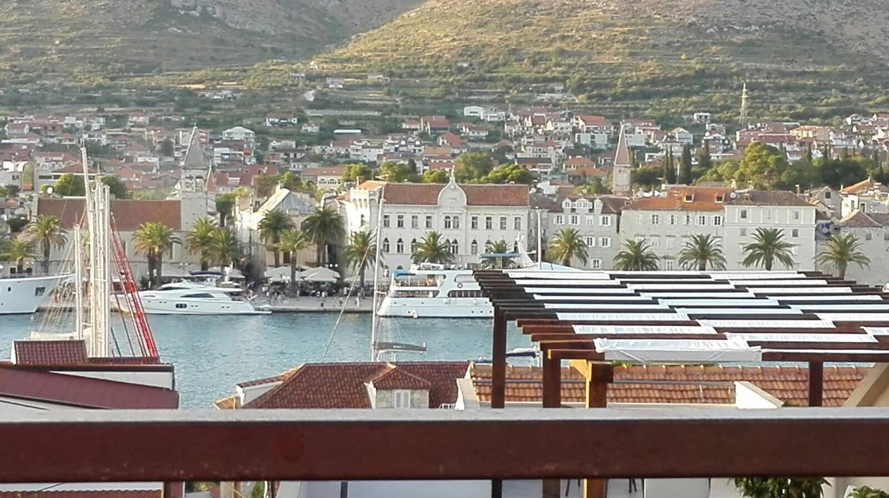 Fresh Apartments Dar Orlic Trogir Bagian luar foto